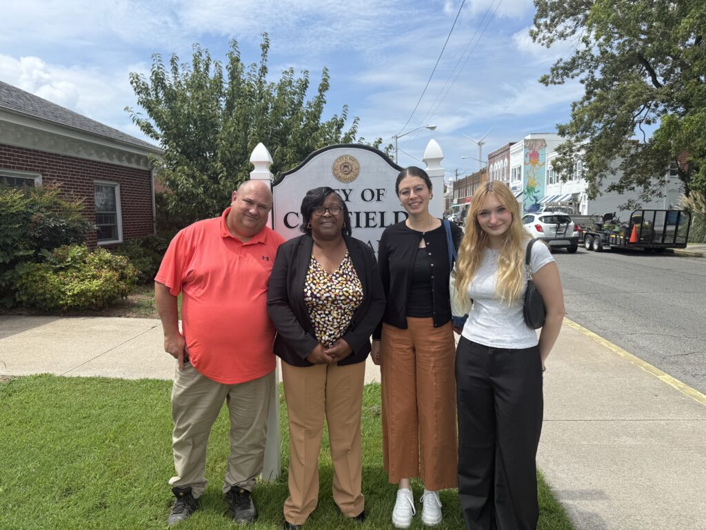 Left to right: Michael Maddox, mentor; Mayor Darlene Taylor; and interns Maria Stepanyan and Amira Tlemsani